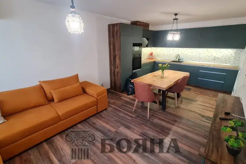 Многостаен апартамент в Русе, Хъшове