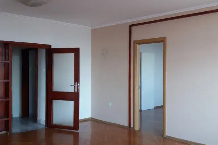 Просторен 4-стаен апартамент с 4 тераси в кв. Изток, София