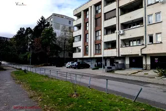 Многостаен апартамент в София, Изток