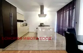 Многостаен апартамент в София, Изток