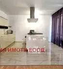 Многостаен апартамент в София, Изток