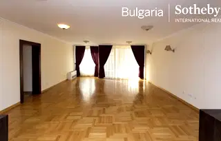 Многостаен апартамент в София, Изток