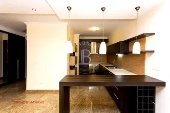 Многостаен апартамент в София, Изток