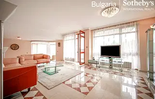 Многостаен апартамент в София, Лозенец