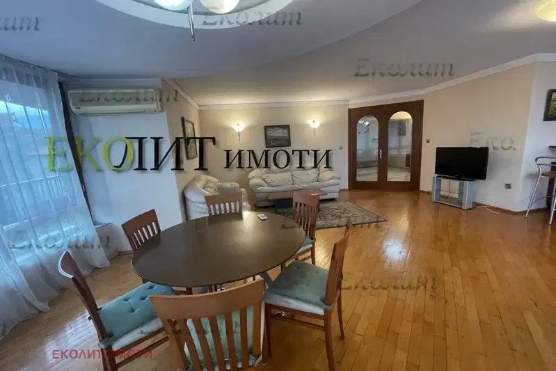 Многостаен апартамент в София, Лозенец