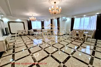 Многостаен апартамент във Варна, Младост 2