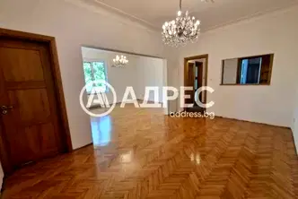 Многостаен апартамент в София, Оборище