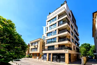 Многостаен апартамент в София, Оборище