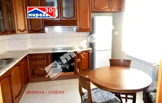 Просторен 4-стаен апартамент с два балкона в Стрелбище, София
