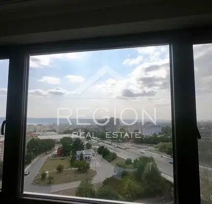 Снимка 3 — Двустаен апартамент във Варна, Бриз
