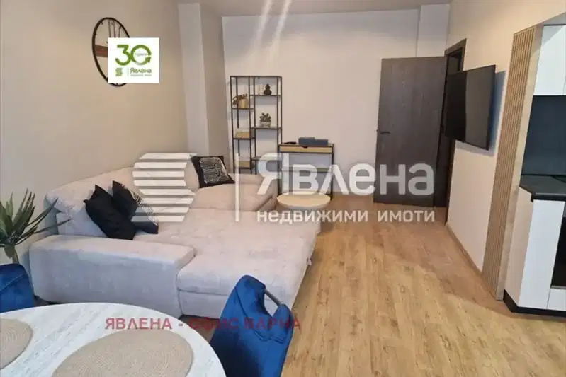 Двустаен апартамент във Варна, Централна поща