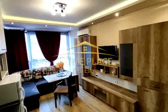 Двустаен апартамент във Варна, Център