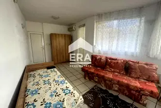 Двустаен апартамент във Варна, Център