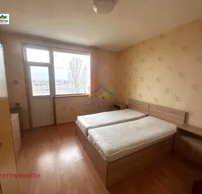 Снимка 4 — Двустаен апартамент в Пазарджик, Център