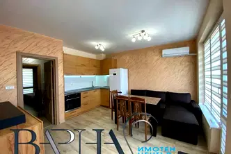 Двустаен апартамент с две тераси в Центъра на Варна