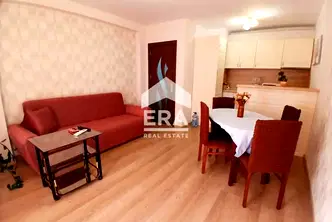 Двустаен апартамент във Варна, Център