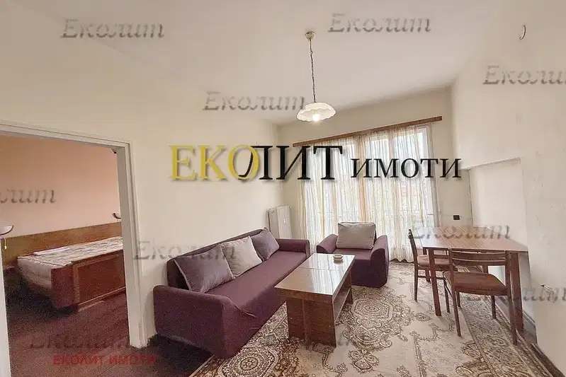 Двустаен апартамент в София, Център