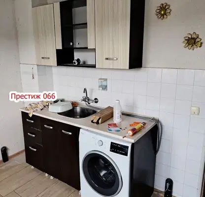 Снимка 2 — Двустаен апартамент в Шумен, Център