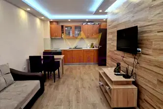 Двустаен апартамент във Варна, Център