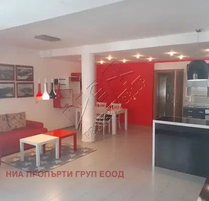 Снимка 2 — Двустаен апартамент с голяма тераса в центъра на Бургас