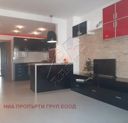 Снимка 3 — Двустаен апартамент с голяма тераса в центъра на Бургас