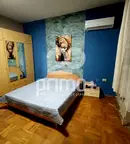 Двустаен апартамент в София, Докторски паметник