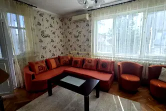 Двустаен апартамент в София, Гео Милев
