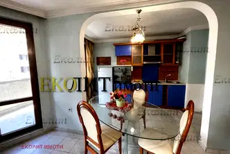 Двустаен апартамент в София, Хладилника