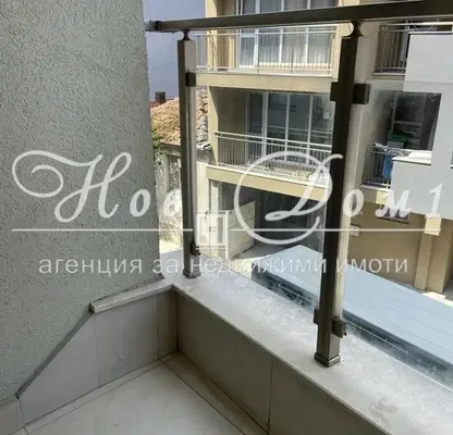 Снимка 5 — Двустаен апартамент с тераса в Колхозен пазар, Варна