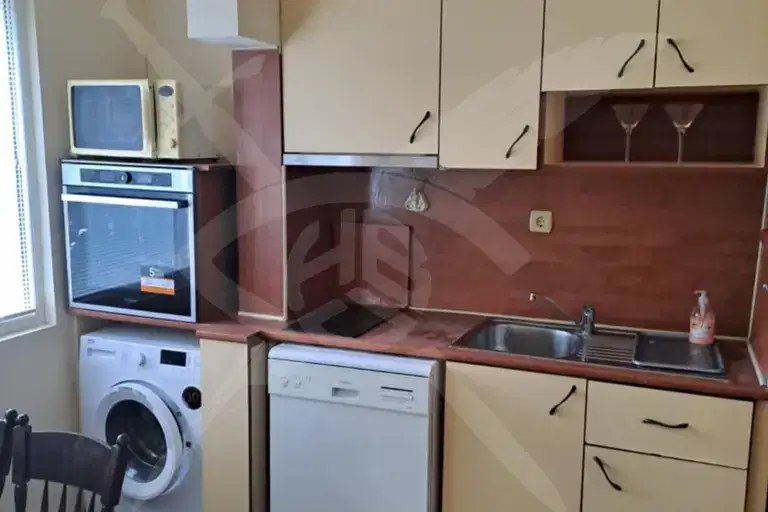 Двустаен апартамент във Варна, Левски 1