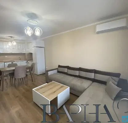 Снимка 2 — Луксозен 2-стаен апартамент с тераса в Левски 1, Варна