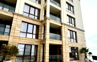 Просторен 2-стаен апартамент с тераса в м-т Ален мак, Варна