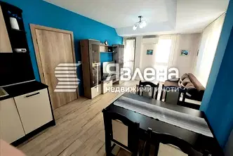 Двустаен апартамент във Варна, Операта