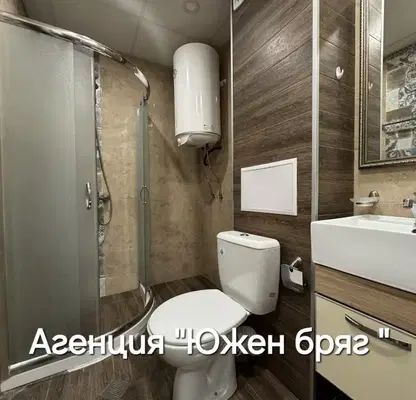 Снимка 5 — Двустаен апартамент в Шумен, Пазара