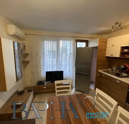 Снимка 4 — Двустаен апартамент във Варна, Погреби