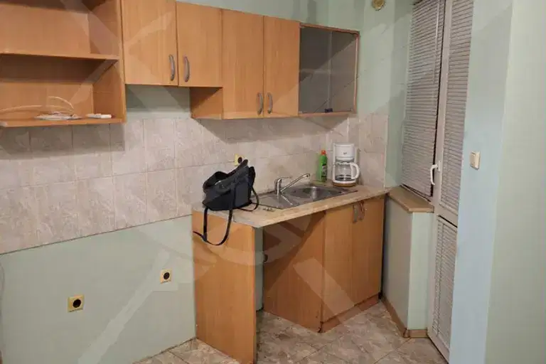 Двустаен апартамент с тераса в Погреби, Варна