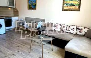Двустаен апартамент във Варна, Погреби
