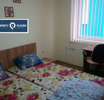 Снимка 4 — Двустаен апартамент в Плевен, Широк център