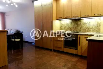 Двустаен апартамент в София, Толстой