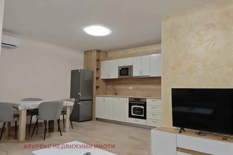 Двустаен апартамент в Пловдив, Тракия