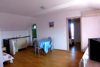 Двустаен апартамент в Бургас, с. Лозенец