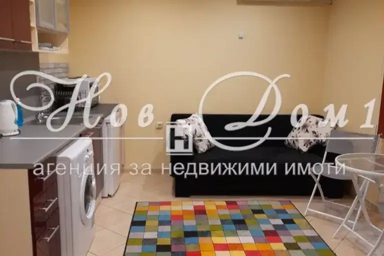 Едностаен апартамент във Варна, Център