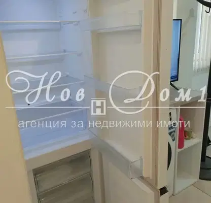 Снимка 4 — Едностаен апартамент с големи прозорци в Гръцка махала, Варна