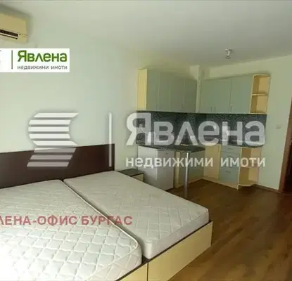 Снимка 2 — Едностаен апартамент в Бургас, Царево