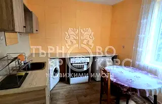Етаж от къща във Велико Търново, Акация