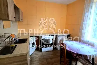 Етаж от къща във Велико Търново, Акация