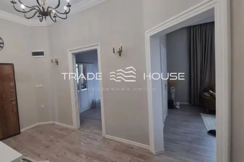 Floor of a house with 2 bedrooms in Center, Plovdiv with parking spaces
