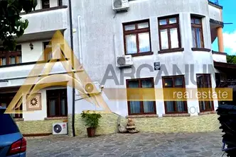 Етаж от къща във Варна, Галата