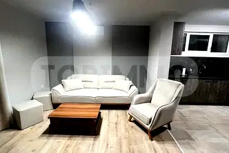 Етаж от къща във Варна, Виница