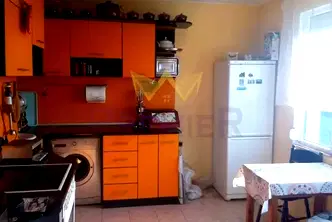 Етаж от къща във Варна, Виница